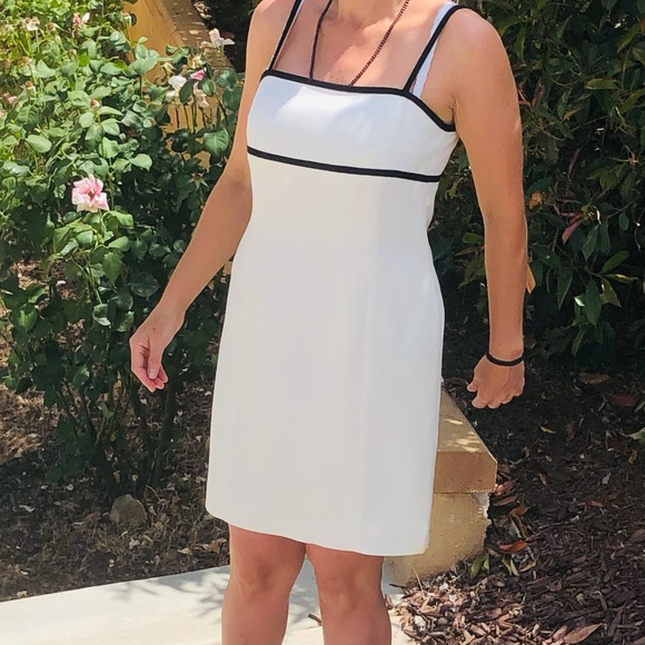 WHITE DRESS - Picture 2 of 3